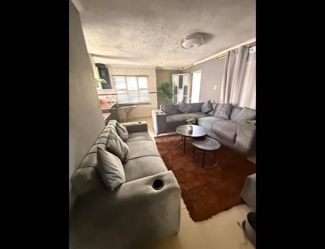 6 BEDROOM HOUSE FOR SALE IN NTUZUMA C